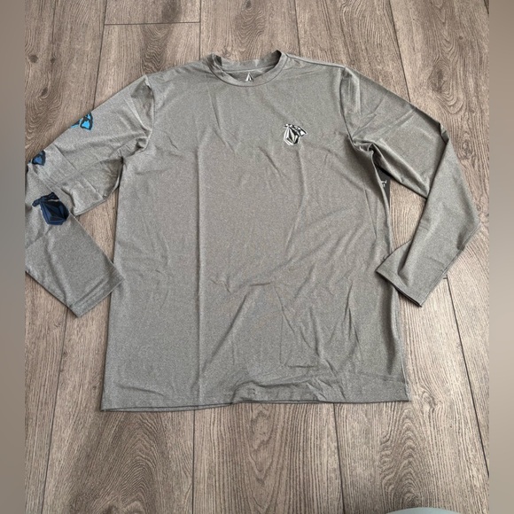 Volcom Gray Long Sleeve Men's rashguard - Picture 1 of 6
